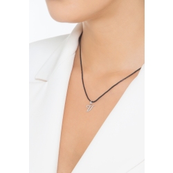 Colgante con la letra V en inicial cursiva en oro blanco de 18k 2