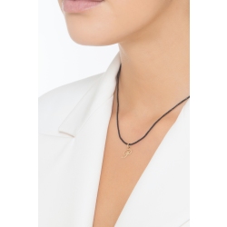 Pendant with initial letter P in italic in 18k yellow gold 2