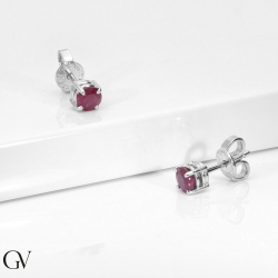 Rubies studs in white gold 18k 2
