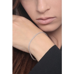 Bracelet tennis à griffes en or blanc 18k et diamants  2