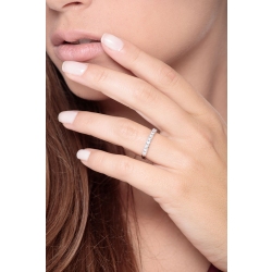 Anillo con 9 diamantes 0,30 quilates y oro blanco 18 kilates  2