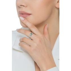 18k white gold ring with diamonds and emerald  2