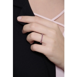 Anillo de eternidad en oro blanco 18 kilates engastado con rubíes  2