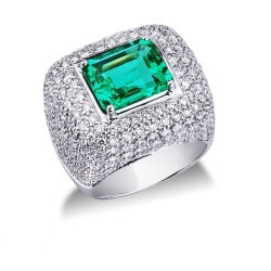 18K white gold ring with emerald and diamonds pavé