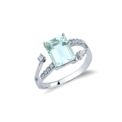 Ring white gold 18k with aquamarine and diamonds 