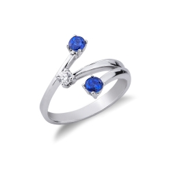 Weißgold Ring mit zwei blauen Saphiren und einem Diamanten