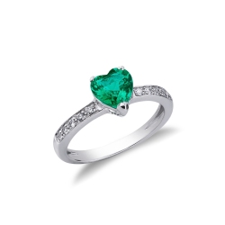 White gold 18k ring with a central emerald heart cut and diamonds 