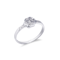 18k white gold flower ring with diamonds 