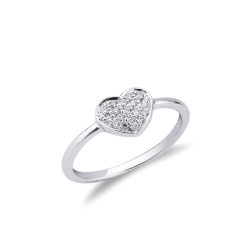 18k white gold ring with heart of diamonds pavé