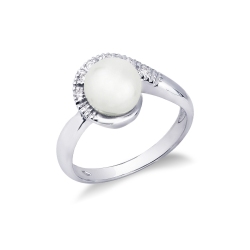 18k white gold with pearl and diamonds 