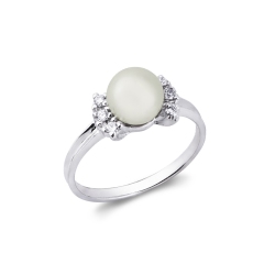 White gold 18k ring with pearl and diamonds on both sides 