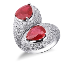 18k white gold ring with diamonds and rubies pear cut 