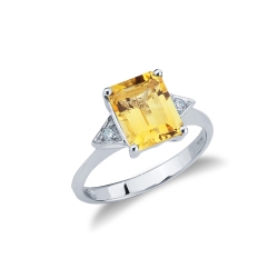 White gold 18k ring with citrine and lateral diamonds 