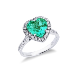 Halo ring in white gold 18k with heart cut emerald and diamonds 