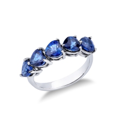 White gold 18k ring with five blue sapphires heart cut 
