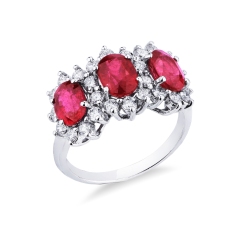 Anillo tres rubíes oro blanco 18K diamantes