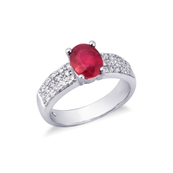 Anillo de compromiso de oro blanco de 18k con rubí y diamantes