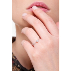 6 claw solitaire diamond ring 0.25 ct white gold 18k  2