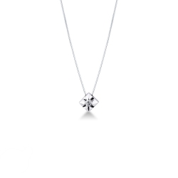 18k white gold solitaire necklace with rhombus daw and diamond