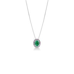 Necklace with pendant, diamonds and an oval emerald