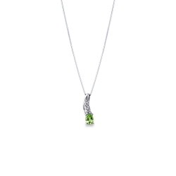Colgante Oro Blanco 18k Peridoto Ovalado y Diamantes Talla Brillante