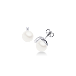 Boucles d’oreilles en or blanc 18k avec perles et diamants