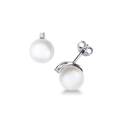 White gold 18k stud earrings with 9mm pearls and diamonds