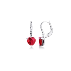 Pendantes en or blanc 18k avec rubis en forme de cœur