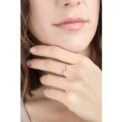 Anillo solitario illusion en oro blanco con diseno y diamantes 2