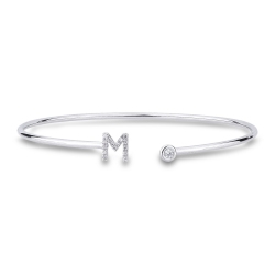 Bracciale rigido in oro bianco 18k con lettera M in diamanti