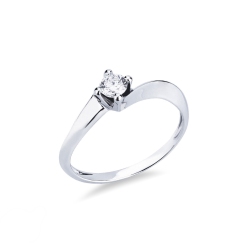 Four claw solitaire in white gold 18k with diamonds