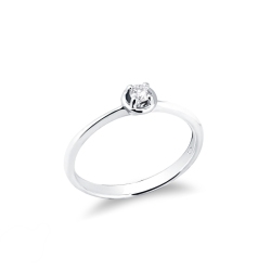 4 claw solitaire ring with a 0,10 ct diamond and regular shank