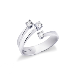 Trilogy ring white gold 18k crossed bands with diamonds 