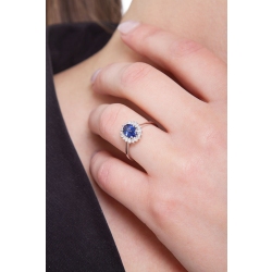 Bague en or blanc 18k avec diamants et saphir bleu ovale 2
