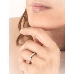 Alianza de aniversario en oro blanco de 18 kilates y diamantes 2