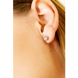 Pendientes solitarios con diamantes 0.60 quilates en oro blanco 18 kilates  2