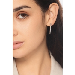 Orecchini tennis con diamanti in oro bianco 18k 2