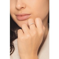 18k white gold trilogy ring with diamonds 2