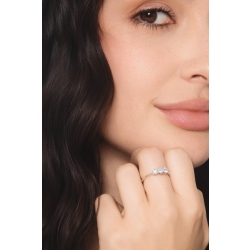 Anello trilogy lineare con diamanti in oro bianco 750 2