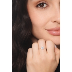 Anello acquamarina ovale in oro bianco con diamanti contorno 2