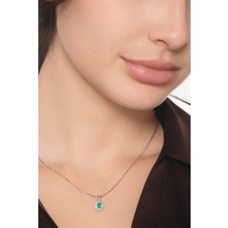 Collana contorno in oro bianco 18k con smeraldo ovale e diamanti  2