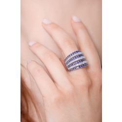 18k white gold band ring with blue sapphire and diamonds  2