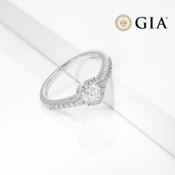 Solitaire ring with diamond heart cut 0.40ct GIA in white gold 18k
