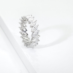 Diamond eternity ring in white gold 18k