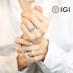 Bague Or Blanc 18k avec diamants naturels certifiés IGI 0.40 CT 2