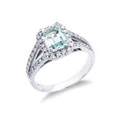 Anello oro bianco con acquamarina centrale e diamanti