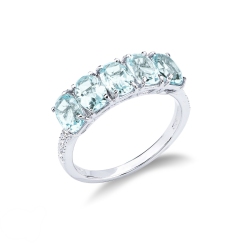 Bague en or blanc 18k avec diamants et aigue-marine centrale