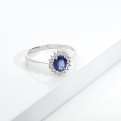 Bague halo saphir bleu 6x5 mm Or Blanc 18k
