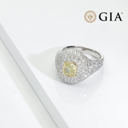 Bague Or Blanc 18k Diamant Fancy Yellow Cushion 1.01 ct GIA. Prix sur demande.