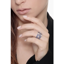 Anillo en oro blanco de 18k con bandas en zafiros azules y diamantes 2